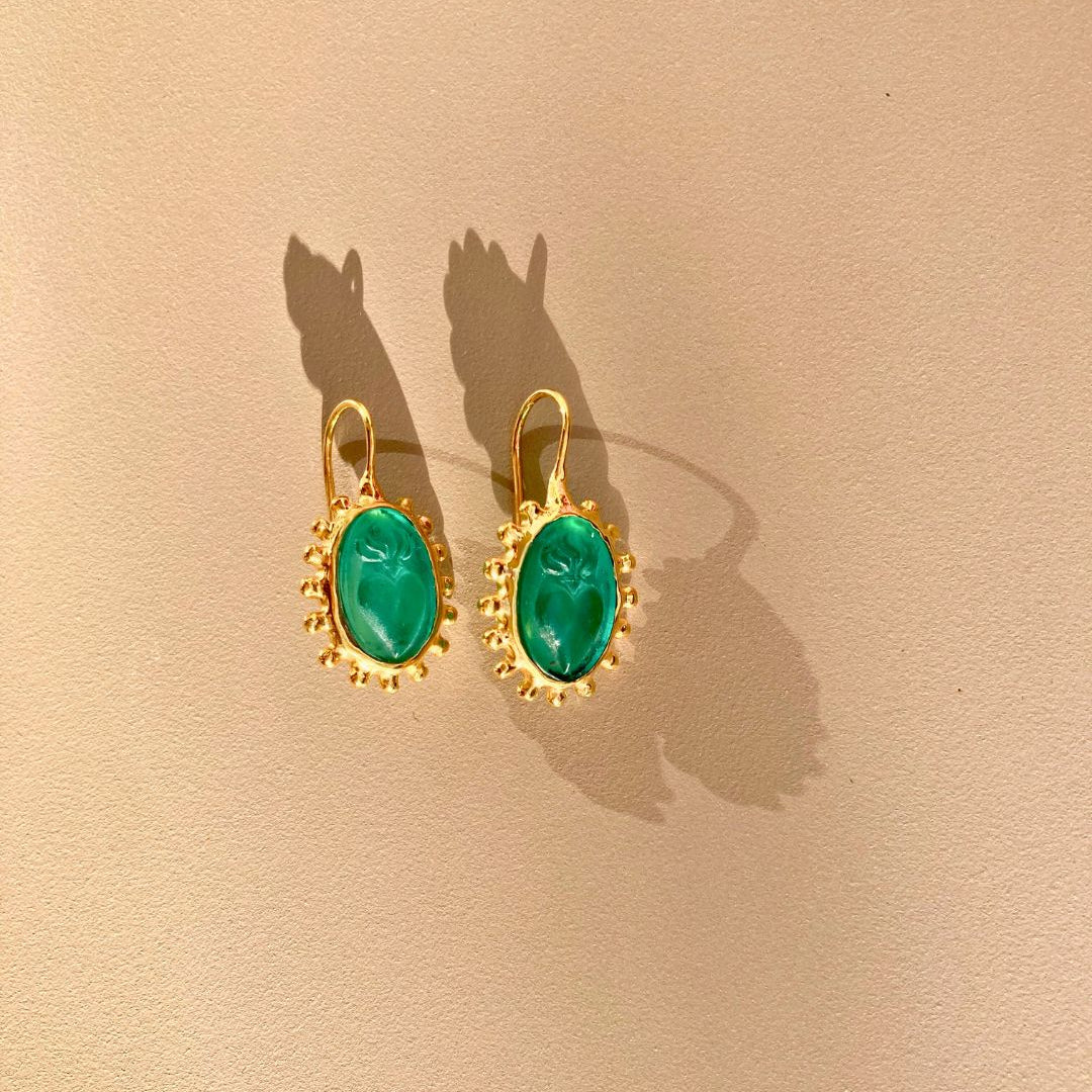 GASTOURI_boucles_d_oreille_en_verre_de_murano_vert_emeraude_boucle_en_argent_massif_et_or_24K