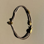 Hydra_bracelet_cordon_beige_3_poissons_argent_or24K_Mymosaa_bijoux_de_Mediterranee