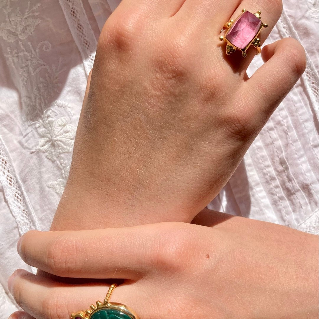 PEONIA-Mymosaa_bijoux_de_Mediterranee_bague_rose_argent_or_24K_porte_2