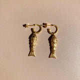 SYRNA-Mymosaa-Boucles_d_oreille__poisson_articule__argent_massif_cisele_or-neo_hellenique-de__Mediterranee