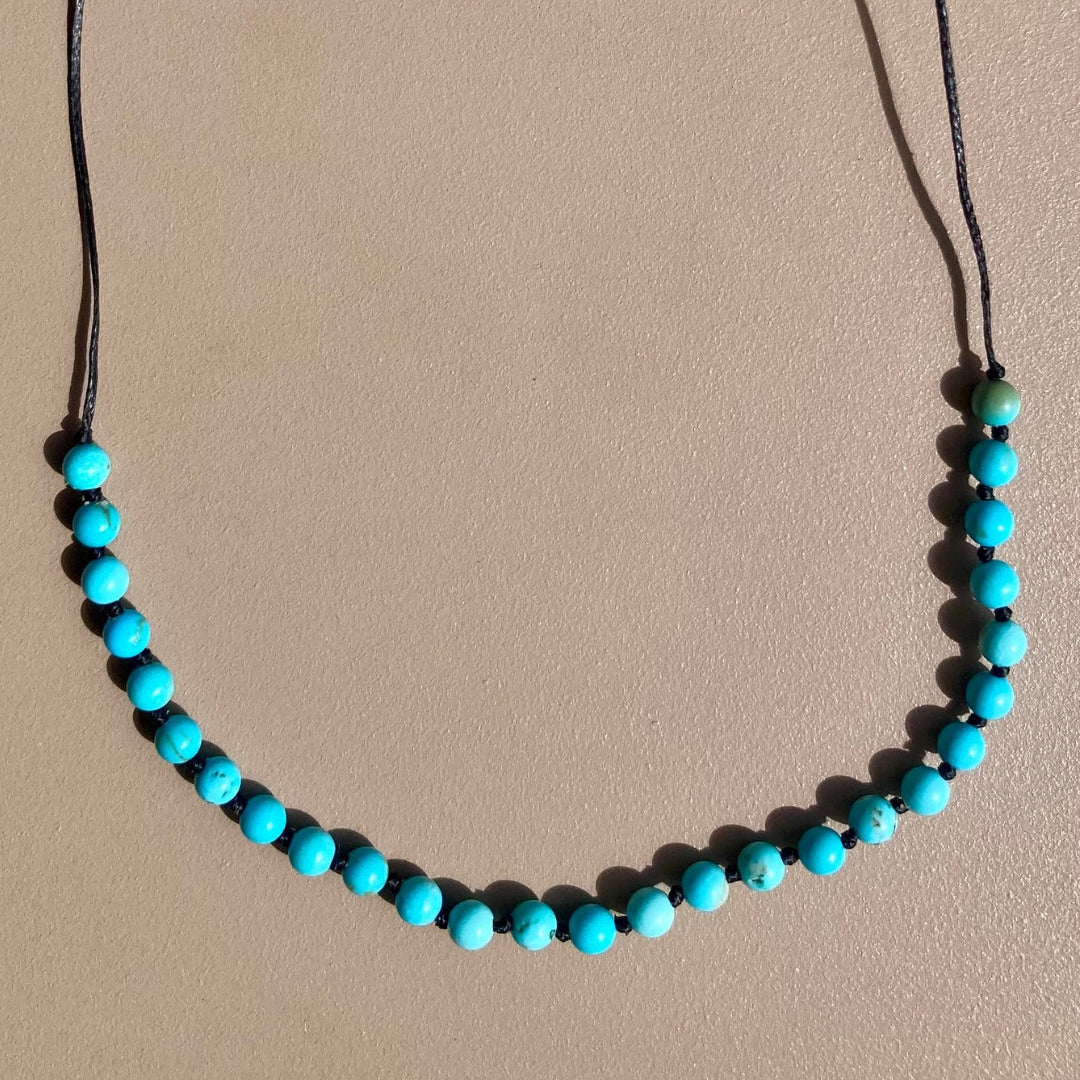 Tinos-Mymosaa_bijoux_de_Mediterranee_collier_turquoise_cordon_noir_argent_or_detail